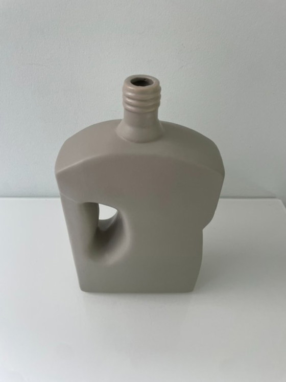 Image 1 of Keramikvase in Form einer Waschmittelflasche