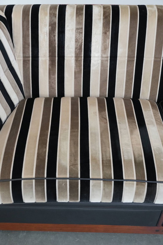 Image 1 of Sofá de diseño Schuitema de 2,5 plazas de la serie Decoforma con preciosa carpintería.