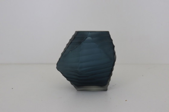 Image 1 of Modern design vase of matte blue glass – Geometric – 12 cm high