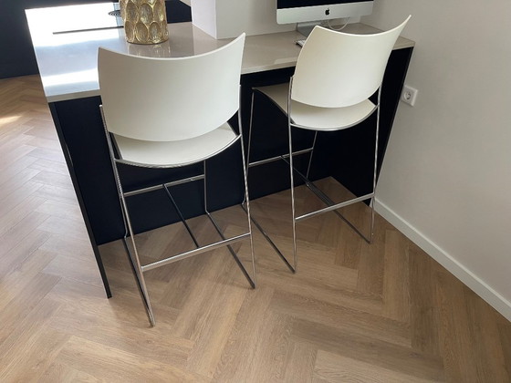 Tabourets de bar Casala Curvy (2) - Assise Blanche – Plastic (photo 3 of 10)