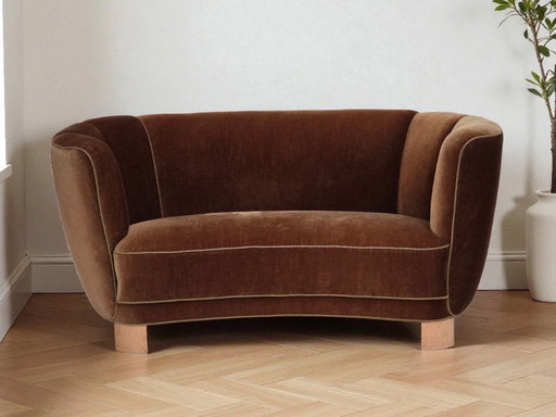 Sofá curvo danés de 2 plazas, década de 1960, tapizado en terciopelo marrón.