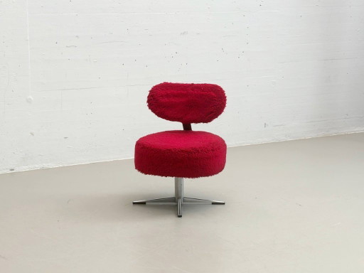 Postmoderne loungestoel met rode teddybeerhoes, jaren 70