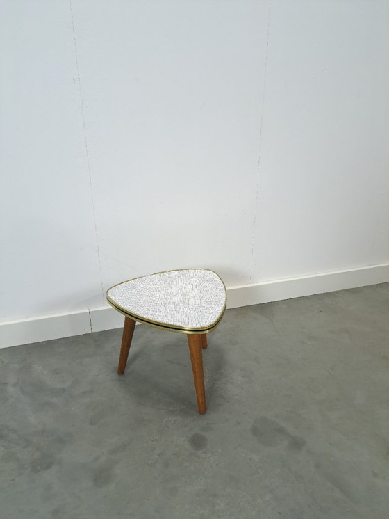 Image 1 of Mesa auxiliar de los años 50 para plantas con tablero de fórmica a rayas blancas y grises, n.º 31