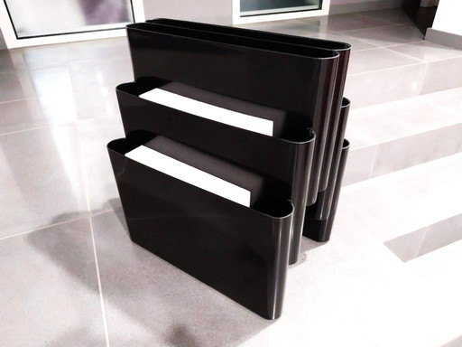 Nouveau porte-revues au style iconique - Rouge brillant