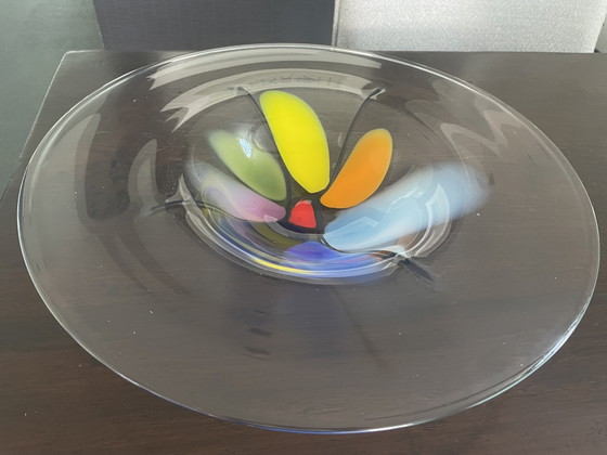 Transparent bowl with bright colors in the base – Glass (photo 4 of 5)