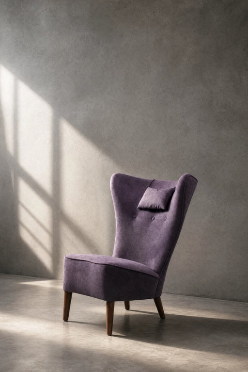 Vintage Scandinavisch-moderne fauteuil met hoge rugleuning, eikenhout en paarse stof, jaren 1950.