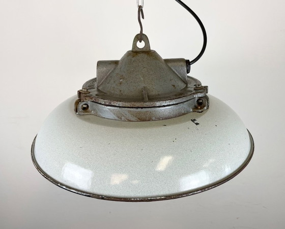 Image 1 of Suspension industrielle en fonte émaillée grise de Zaos, années 1960