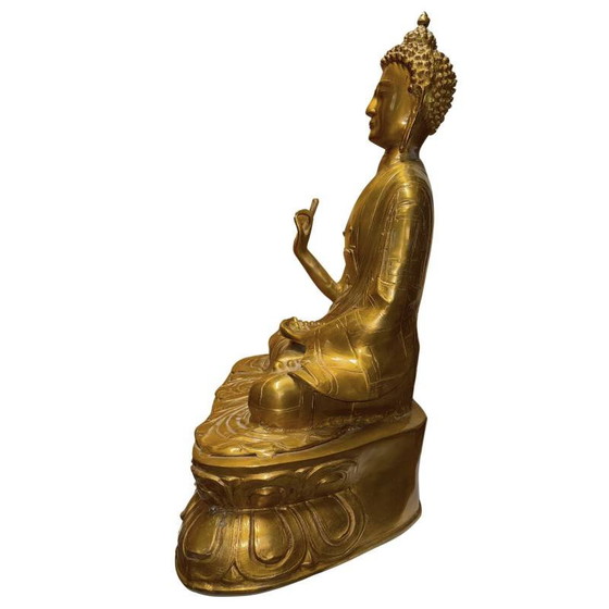 Monumental Estatua de Buda Shakyamuni Tibetano Dorado – Obra de Monje – Abhaya Mudra con Túnica Kasaya (photo 8 of 10)