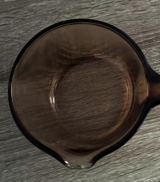 Image 1 of Dikwandige glazen steelpan van 0,7 liter, amberkleurig, Vision Corning Frankrijk