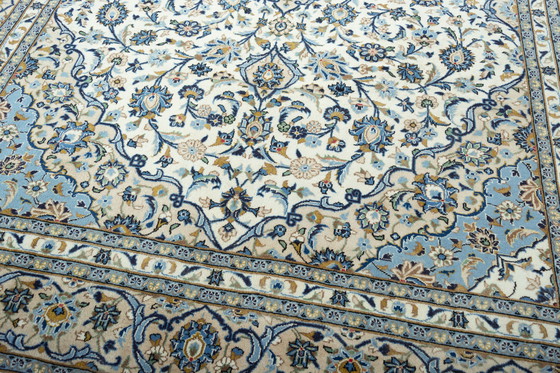 Image 1 of Tappeto orientale Kashan in sughero annodato a mano – 405 x 294 cm – Raffinati motivi floreali
