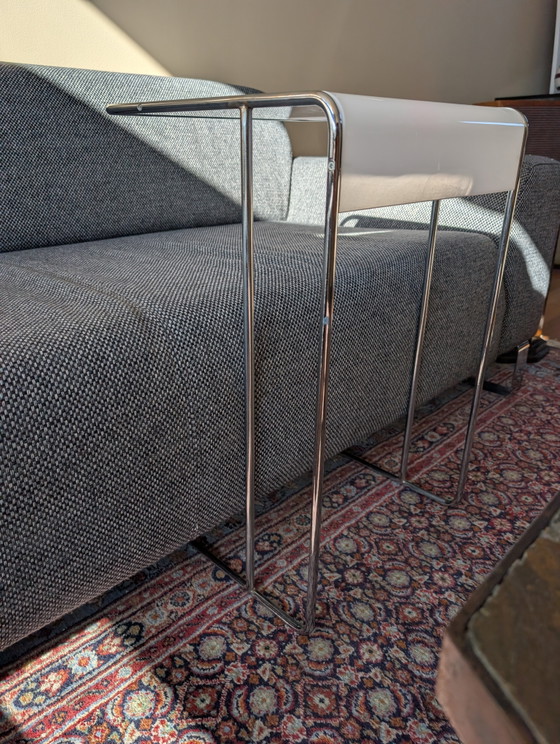 Table d'appoint moderniste vintage – Chrome et blanc – Design incurvé unique – Tables d'appoint (photo 3 of 5)