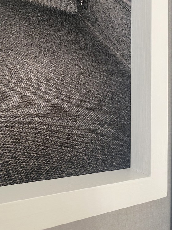 Image 1 of Piscina vuota — fotografia in bianco e nero incorniciata 50x50 cm