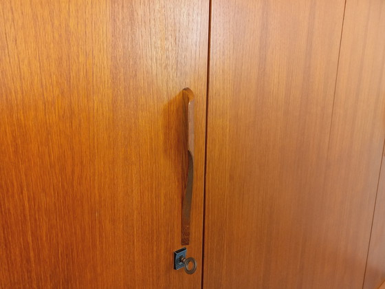 Image 1 of Armoire vintage style scandinave en teck des années 60