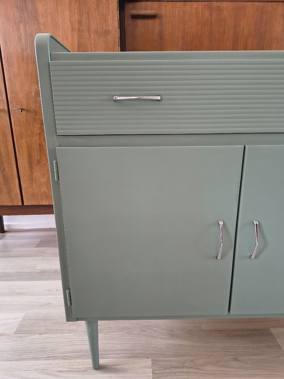 Image 1 of Cómoda verde con patas