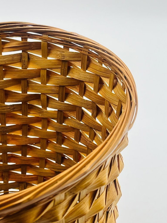 Image 1 of Cache pot vintage en osier tressé