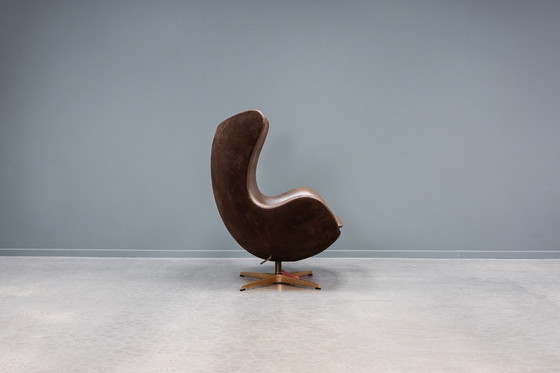 Image 1 of Fauteuil œuf édition anniversaire