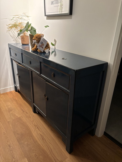 Glanzend gelakte blauwe kast Loods 5