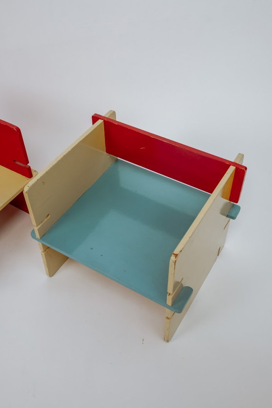 Image 1 of Set van 2 gekleurde vintage Montessori kinderstoelen of tafeltje