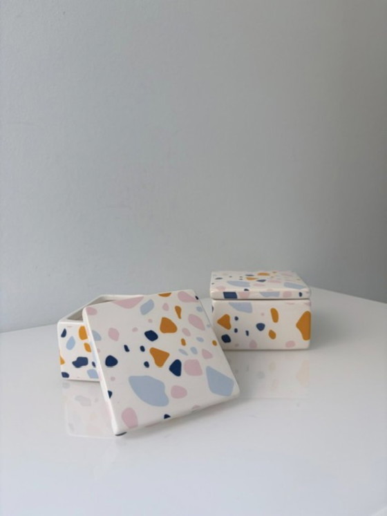 Set di 2 scatole in ceramica con design terrazzo – Ciotole (photo 3 of 9)