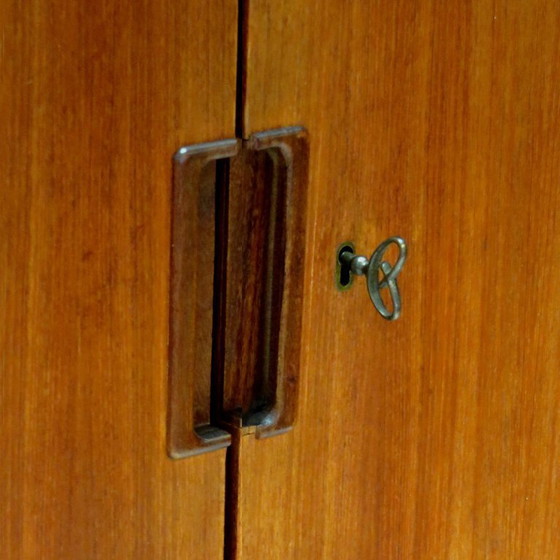 Image 1 of Grande armoire vintage 5 portes en teck, style moderne du milieu du siècle, années 1960