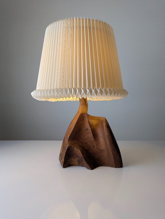 Image 1 of Lampada da tavolo organica moderna in legno d'ulivo intagliato, stile scultoreo, anni '70