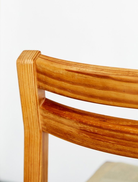 Image 1 of Grenenhouten eetkamerstoelen nr. 404 van Niels O. Møller Moller voor J.L.Møller, set van 6