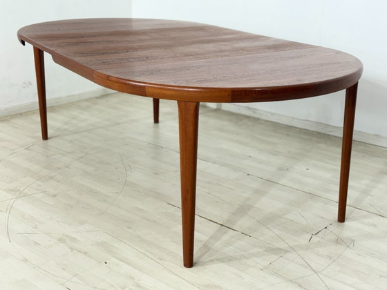 Danish Design Teak Round Dining Table - Extendable / Teak Dining Table / Mid Century Teak Table / – Wood (photo 14 of 18)