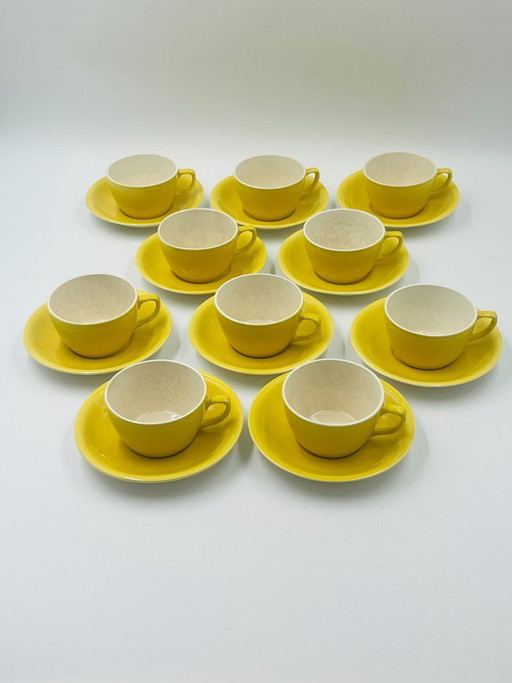 Servizio da tè vintage Boch Belgium da 10 tazze, colore giallo, proveniente dal Belgio.
