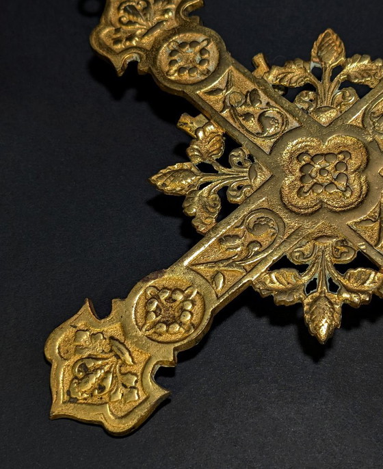 Crucifijo antiguo de bronce de gran tamaño – Cruz neogótica ornamentada – 45 cm – 1,54 kg (photo 9 of 12)