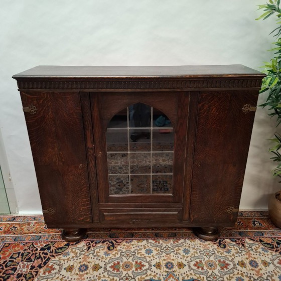 Antique oak sideboard with a central glass door and striking ball feet – Wood (photo 3 of 15)