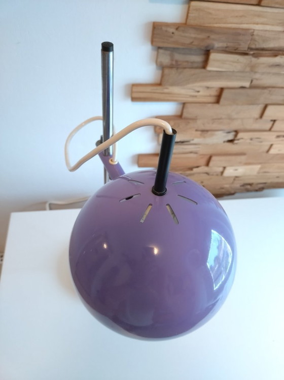 Lámpara de mesa con forma de ojo morado de la era espacial – Lámparas de mesa, Metal, Chrome (photo 7 of 12)