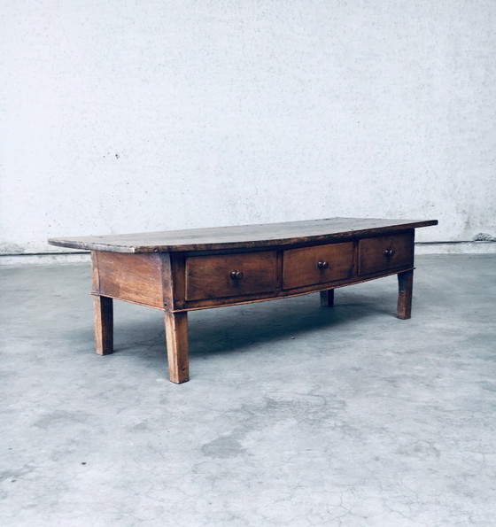 Image 1 of Antiker niedriger Konsolentisch oder Couchtisch im spanischen Volkskunststil