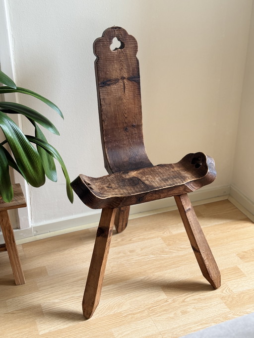 Vintage brutalist wooden tripod stool / side table