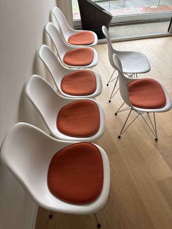 7x Vitra Eames DSR Chair – Esszimmerstühle, Metal, Plastic (photo 3 of 10)