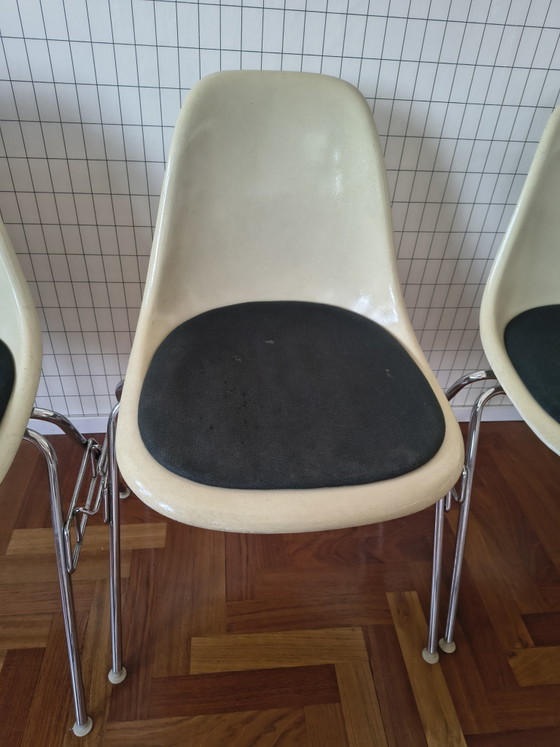 Image 1 of 3 x Eames Miller DSX stacking base fiberglass