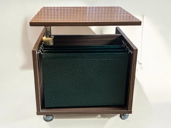 Image 1 of Tavolino laterale/contenitore per ufficio/portariviste anni &#39;70 in Resopal nello stile di Rolf Hesland, prodotto in Germania