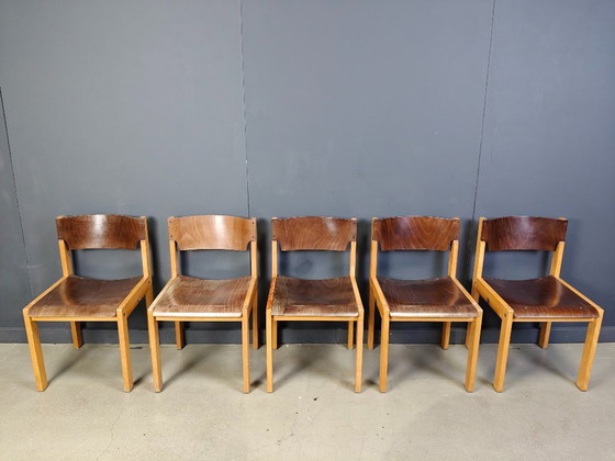 Image 1 of Mid-Century Sven Markelius Stil Braun und Birke Stapelstühle Satz von 5