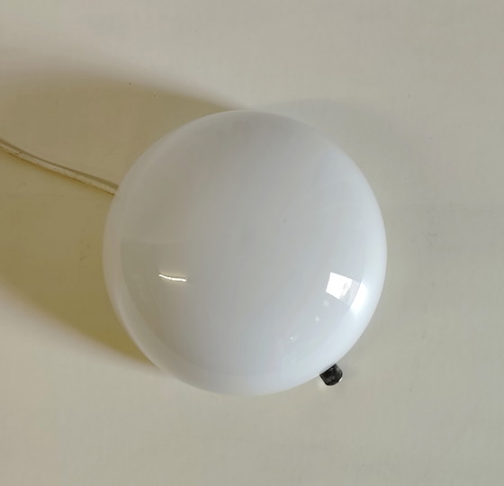 Plafonnier ou applique globe opaline diam. 20cm - Mid. XXeme – Glass (photo 4 of 8)