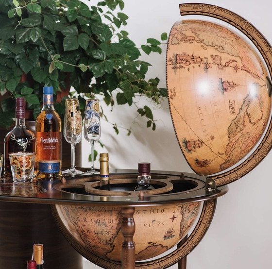 Image 1 of Barra Zoffoli Globe – Artemide Classic Brown