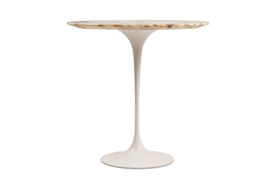 Image 1 of Eero Saarinen, para Knoll International. Mesa auxiliar redonda "Tulip". Hacia 1950.
