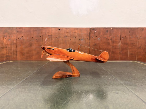 Avion miniature Spitfire en acajou anglais – Objets déco, Bois (photo 4 of 11)