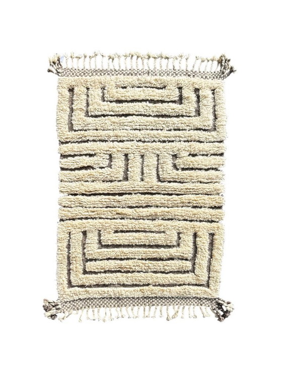 Image 1 of Small Handmade Moroccan Mrirt Wool Rug 100x160 cm– White Minimal Geometric Design 