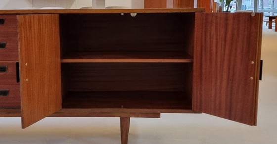 Image 1 of Aparador de mediados de siglo