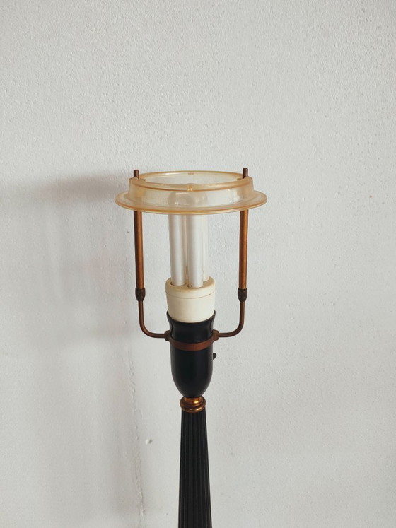Imperial / Baroque (style) table lamp with fluted wooden stand & brass base – Other (photo 9 of 14)