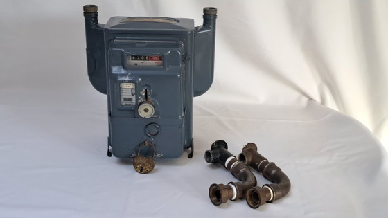 Image 1 of old gas meter