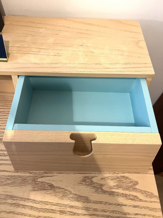 Image 1 of Modern klassiek bureau van licht hout