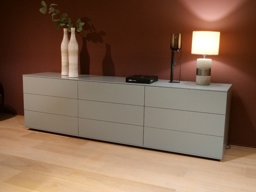 Interstar dressoir