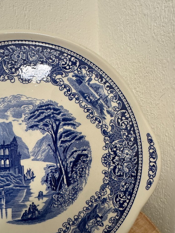 Image 1 of Plat de service Royal Sphinx « Cambridge, Old England » en parfait état