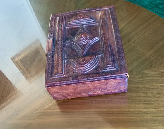 Eccezionale cofanetto antico in cuoio sbalzato, Africa Occidentale — Inizio XX secolo – Oggetti decorativi (photo 12 of 18)