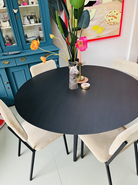 Studio Henk Quadpot Zwarte Ronde Tafel 140 Cm – Dining tables, Metal, Wood (photo 11 of 13)